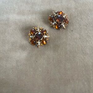 Vintage 1950-1960’s clip on earrings!